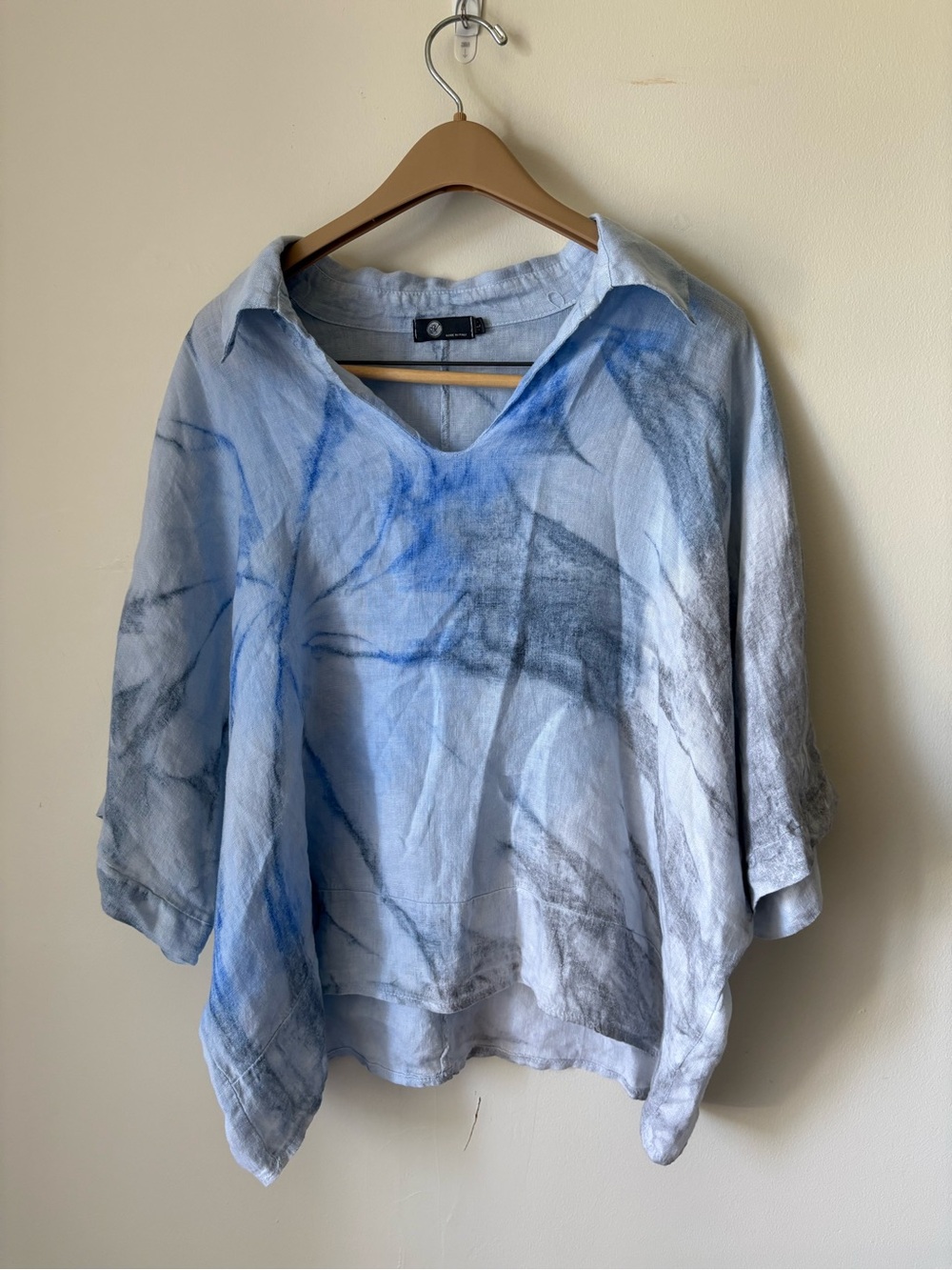 M Made in Italy Light Blue & Gray V-Neck 100% Linen Top